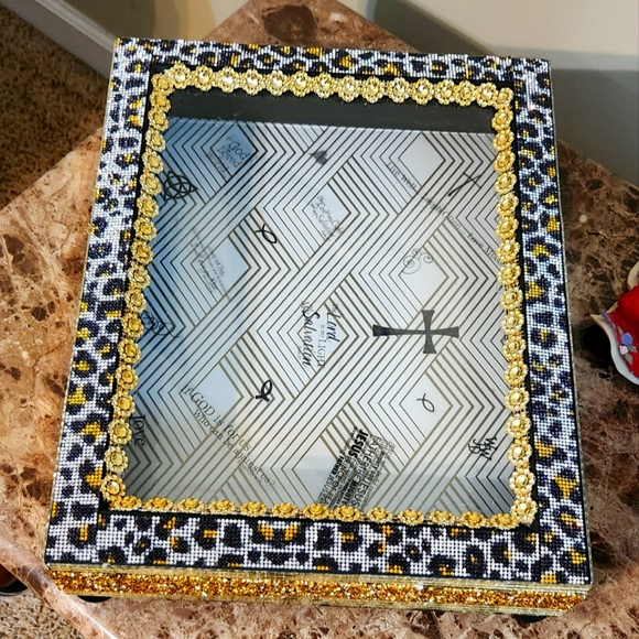 Jewelry/Keysake Box - Picture 1 of 5